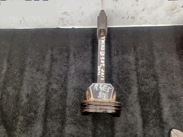 bontott FORD FOCUS III Dugattyú