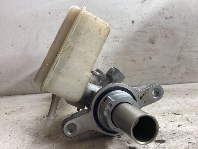 bontott FORD FOCUS III Főfékhenger