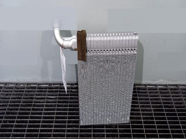 bontott FORD FOCUS III Fűtőradiátor