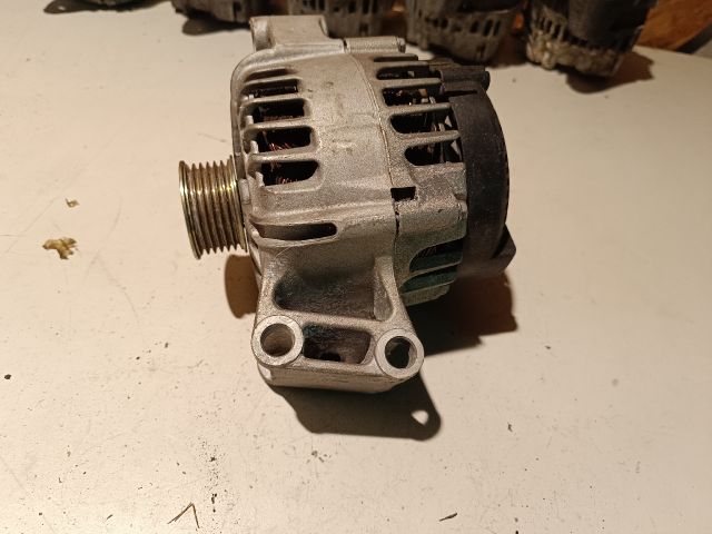 bontott FORD FOCUS III Generátor