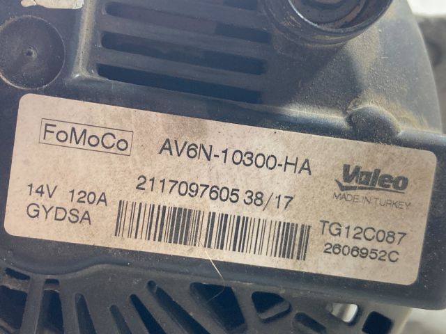 bontott FORD FOCUS III Generátor