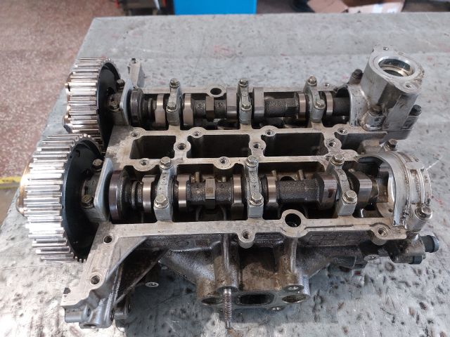 bontott FORD FOCUS III Hengerfej