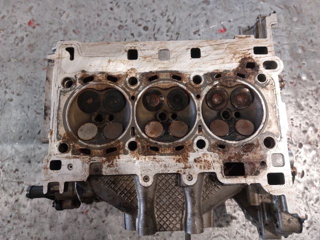 bontott FORD FOCUS III Hengerfej