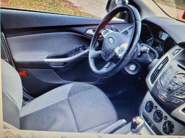 bontott FORD FOCUS III Jobb első Csonkállvány Kerékaggyal