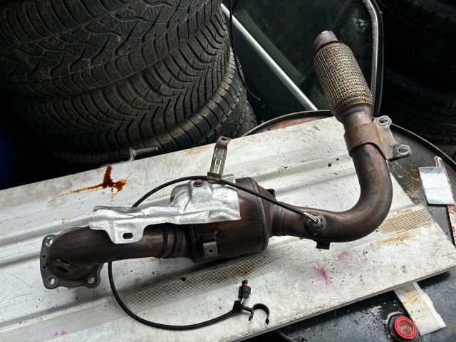 bontott FORD FOCUS III Katalizátor