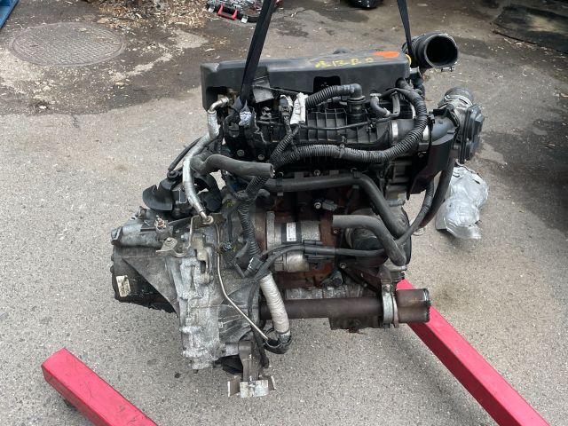 bontott FORD FOCUS III Motor (Fűzött blokk hengerfejjel)