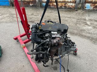 bontott FORD FOCUS III Motor (Fűzött blokk hengerfejjel)