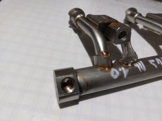 bontott FORD FOCUS III Nagynyomású Üzemanyag Gyűjtőcső