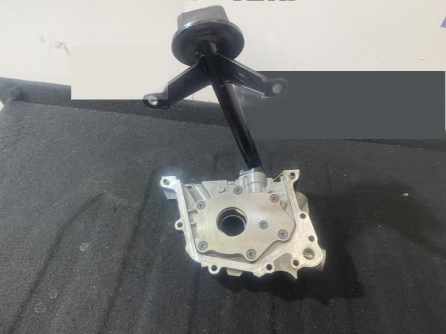 bontott FORD FOCUS III Olajszivattyú