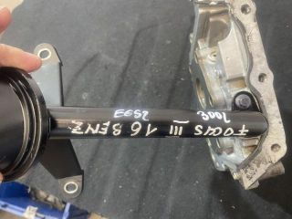 bontott FORD FOCUS III Olajszivattyú