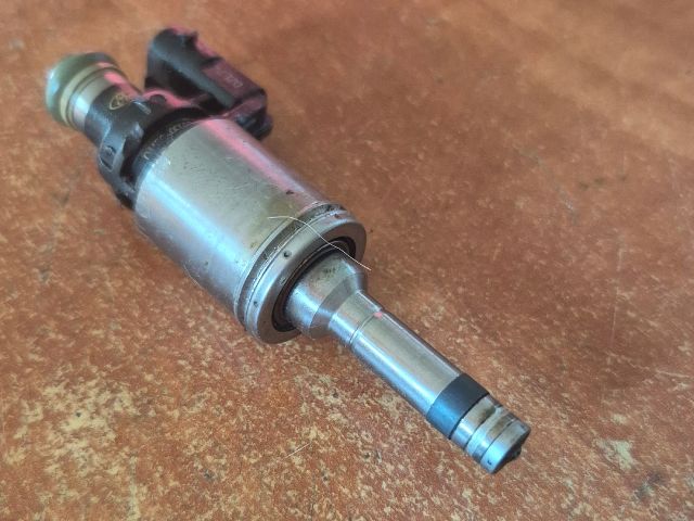 bontott FORD FOCUS III Porlasztó (1 db)