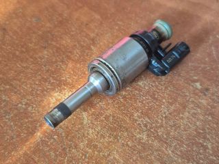 bontott FORD FOCUS III Porlasztó (1 db)