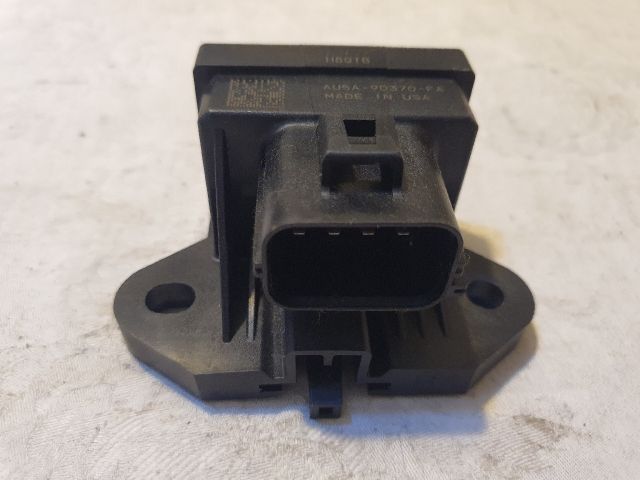 bontott FORD FOCUS III Üzemanyag Szivattyú Relé