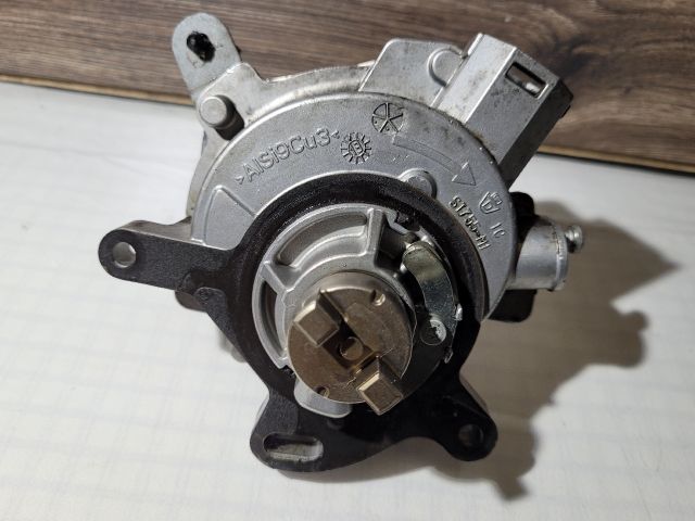 bontott FORD FOCUS III Vákumpumpa