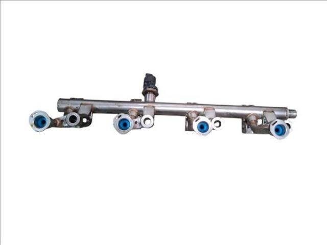 bontott FORD FOCUS III Közösnyomócső