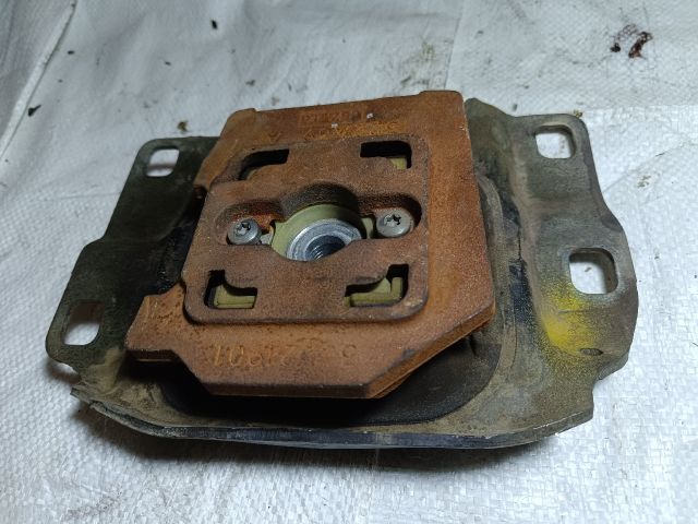 bontott FORD FOCUS III Motor Tartó Bak Bal