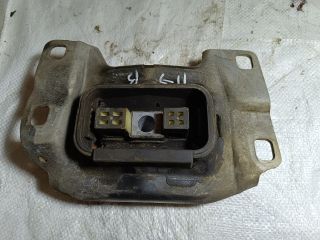 bontott FORD FOCUS III Motor Tartó Bak Bal