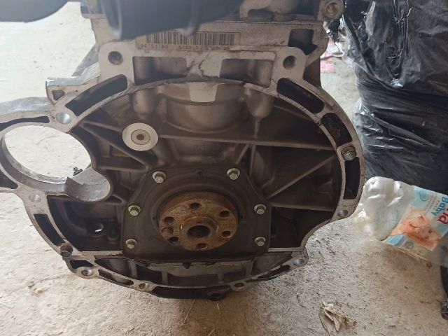 bontott FORD FOCUS III Motorblokk (Fűzött)