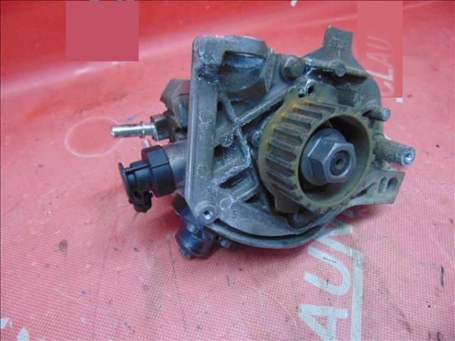 bontott FORD FOCUS III Adagoló