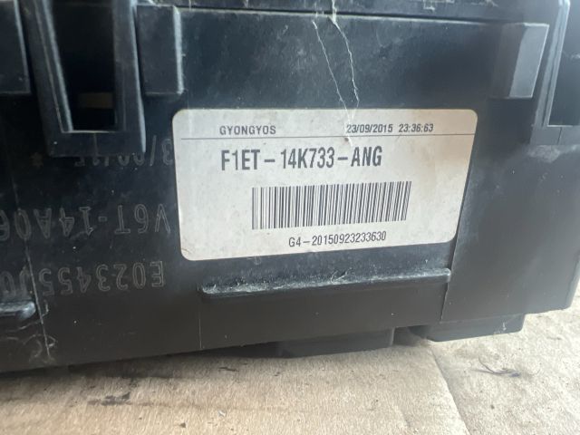 bontott FORD FOCUS III Biztosítéktábla Motortér