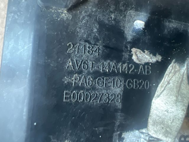 bontott FORD FOCUS III Biztosítéktábla Motortér