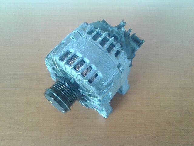 bontott FORD FOCUS III Generátor