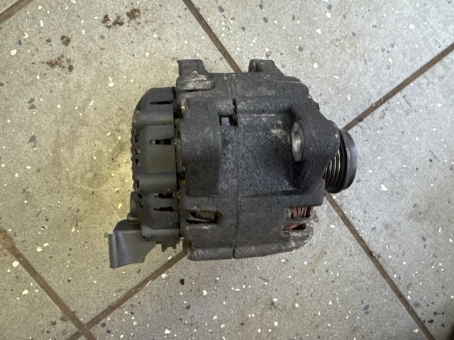 bontott FORD FOCUS III Generátor