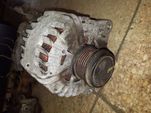 bontott FORD FOCUS III Generátor