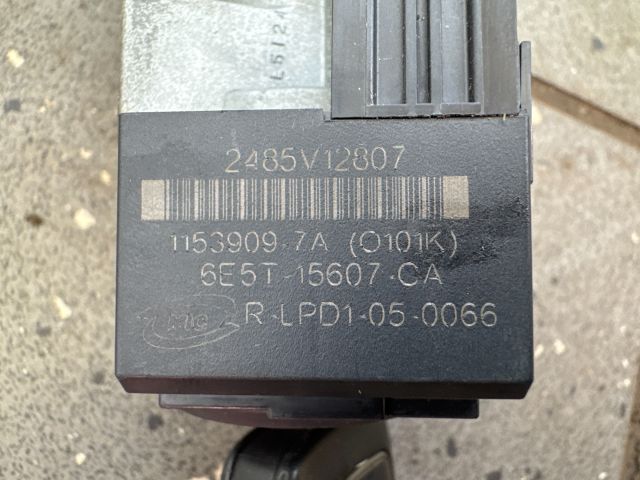 bontott FORD FOCUS III Gyújtáskapcsoló Házzal