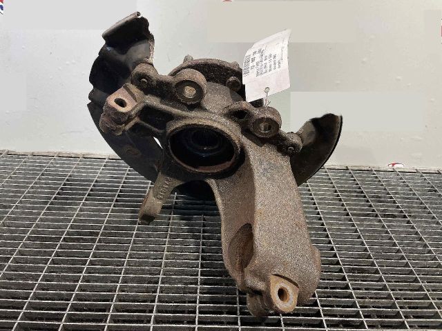 bontott FORD FOCUS III Jobb első Csonkállvány