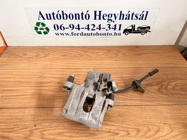 bontott FORD FOCUS III Jobb hátsó Féknyereg Munkahengerrel