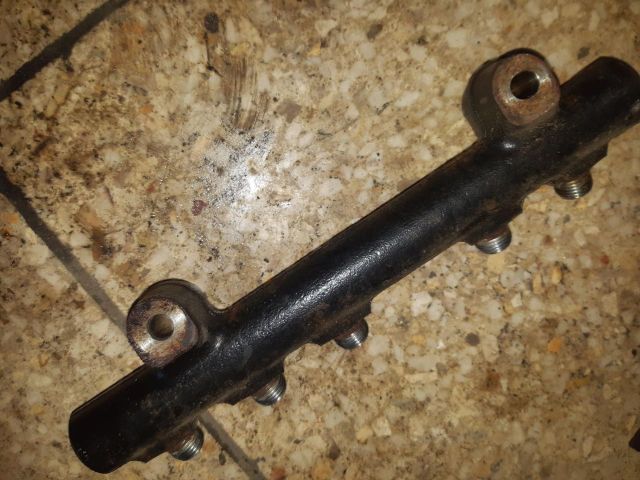 bontott FORD FOCUS III Közösnyomócső