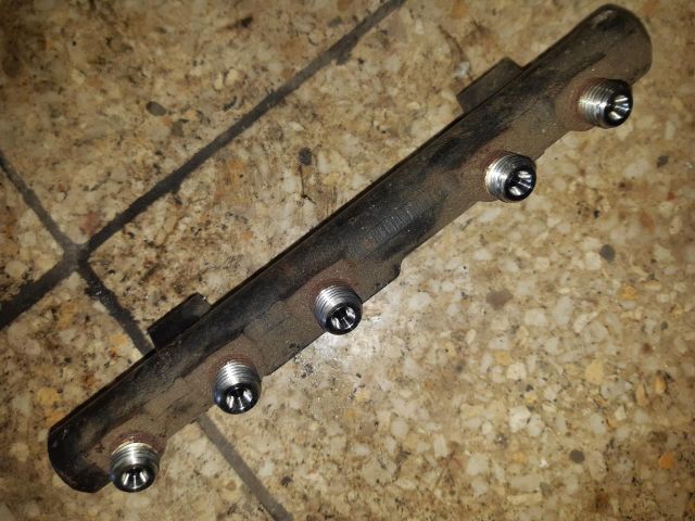 bontott FORD FOCUS III Közösnyomócső