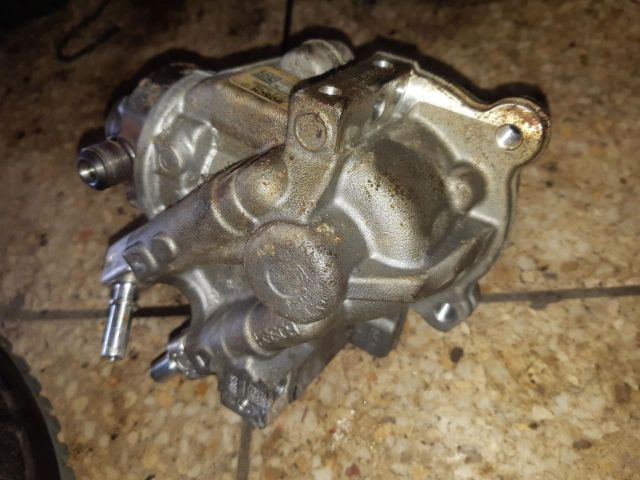 bontott FORD FOCUS III Nagynyomású Szivattyú