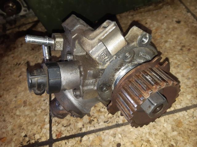 bontott FORD FOCUS III Nagynyomású Szivattyú