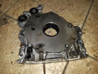 bontott FORD FOCUS III Olajszivattyú