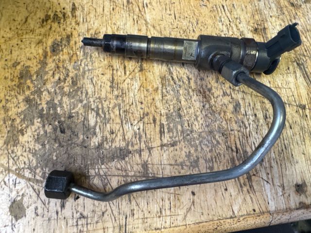 bontott FORD FOCUS III Porlasztó (1 db)