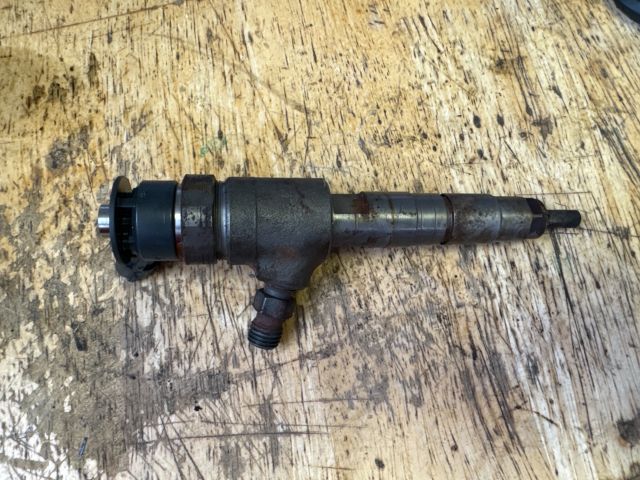 bontott FORD FOCUS III Porlasztó (1 db)