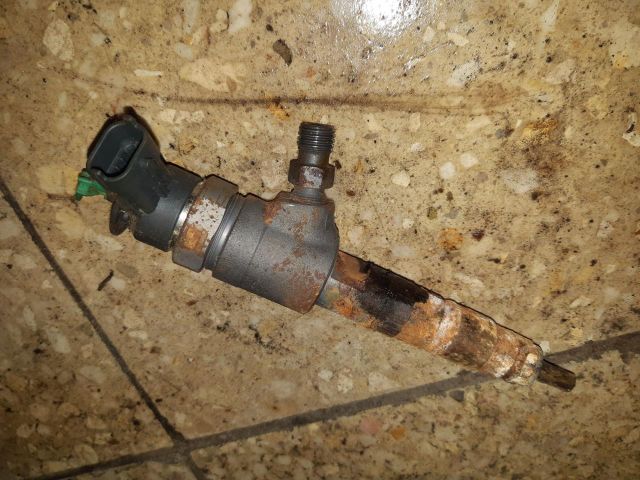 bontott FORD FOCUS III Porlasztó (1 db)