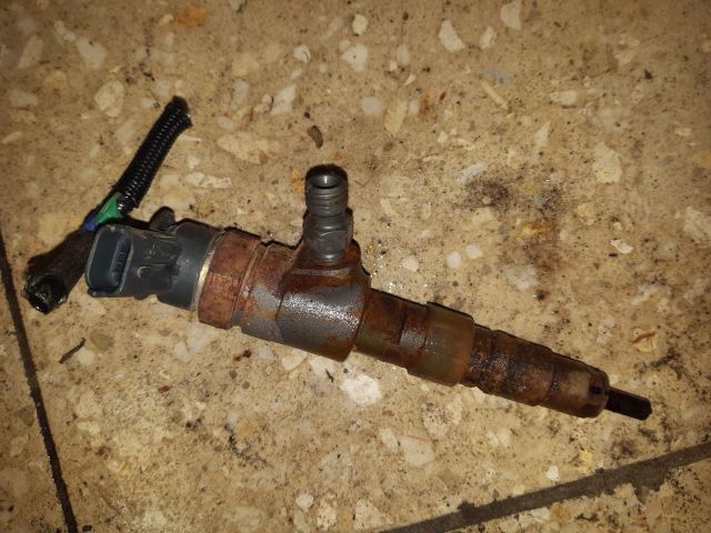 bontott FORD FOCUS III Porlasztó (1 db)