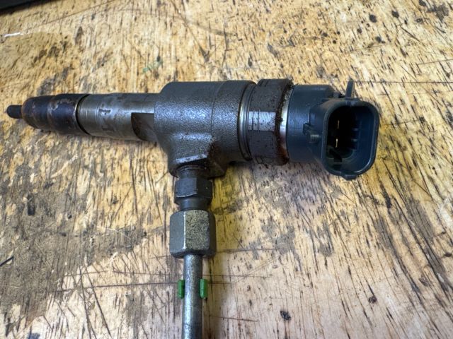 bontott FORD FOCUS III Porlasztó (1 db)