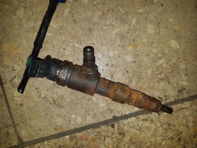 bontott FORD FOCUS III Porlasztó (1 db)