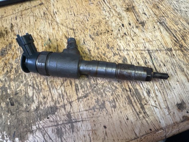 bontott FORD FOCUS III Porlasztó (1 db)