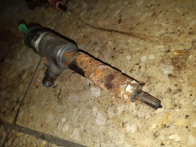 bontott FORD FOCUS III Porlasztó (1 db)