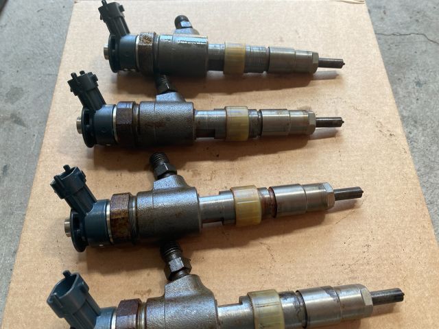 bontott FORD FOCUS III Porlasztó Sor / Híd