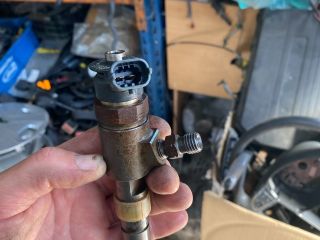 bontott FORD FOCUS III Porlasztó Sor / Híd