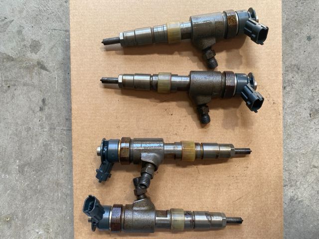 bontott FORD FOCUS III Porlasztó Sor / Híd