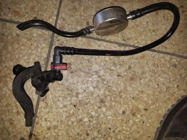 bontott FORD FOCUS III Tankbetöltő Cső (Fém)