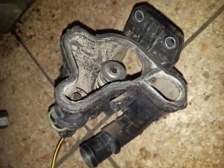 bontott FORD FOCUS III Termosztátház