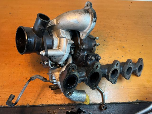 bontott FORD FOCUS III Turbó